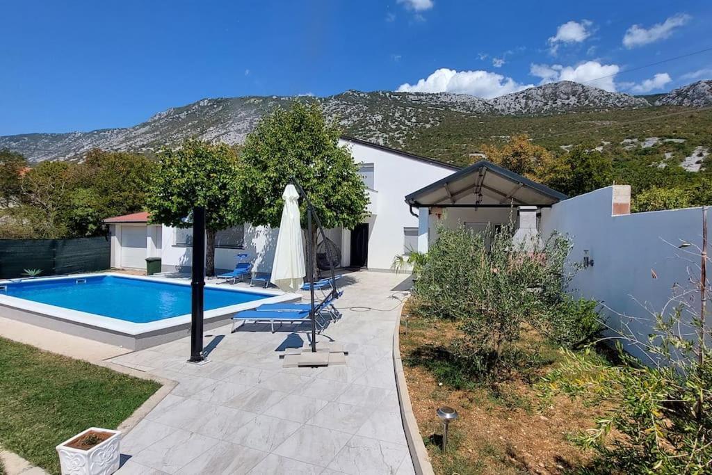 Infinity - Attractive Villa For Rest And Relaxation Tribalj  Exterior foto